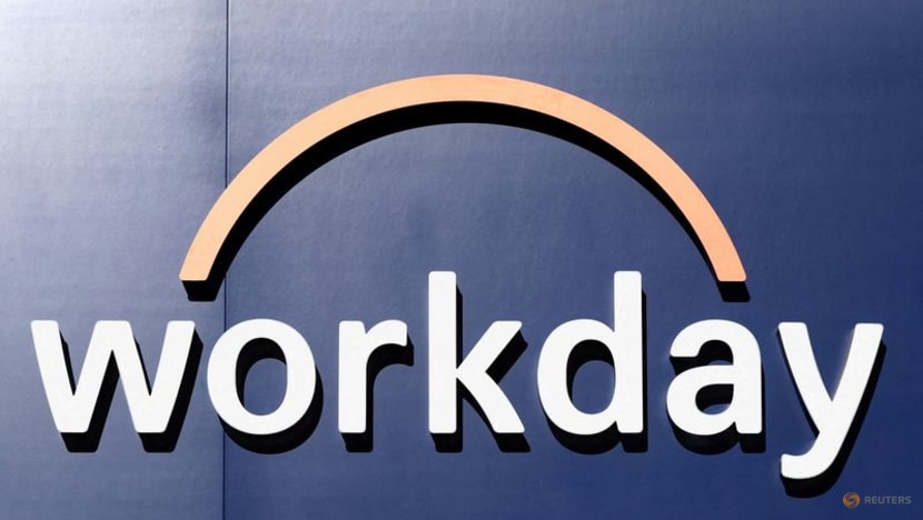 Workday forecasts lukewarm quarterly subscription revenue, shares fall 