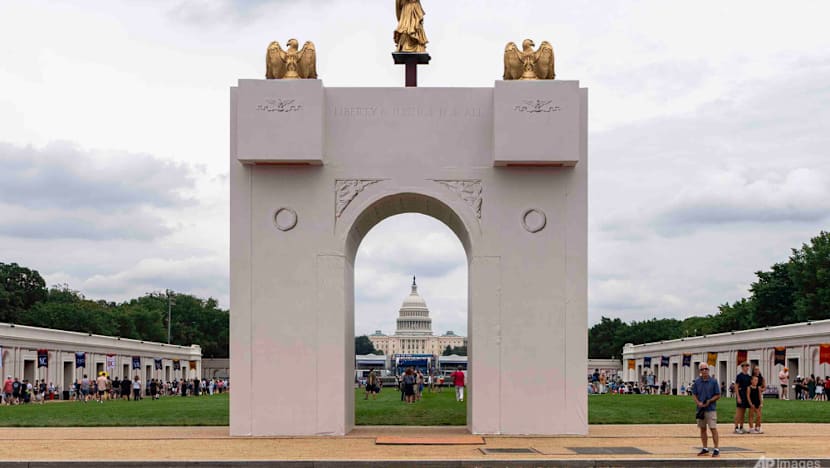 Trump wants to use Washington arch as military complex for drones and snipers