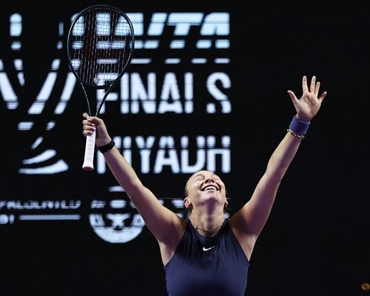 Anisimova outlasts Swiatek at WTA Finals to join Rybakina in semis