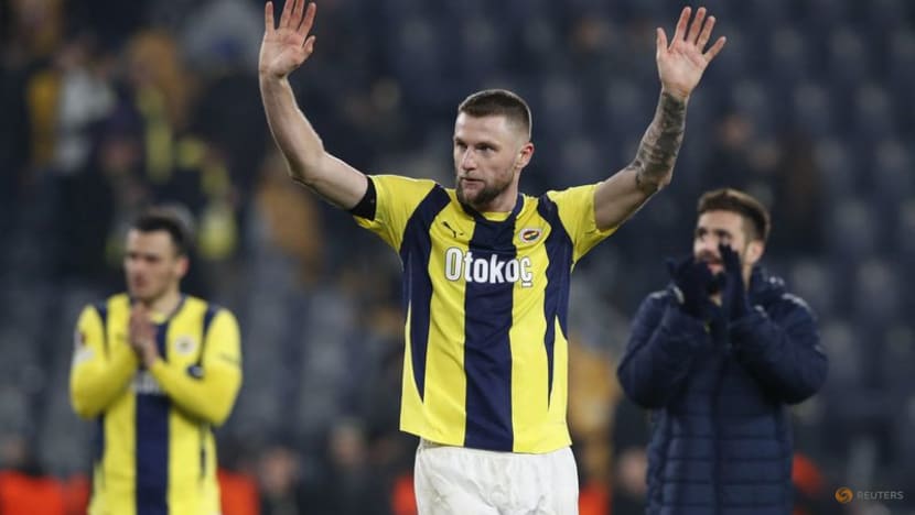 Fenerbahce sign defender Skriniar from PSG and Semedo from Wolves