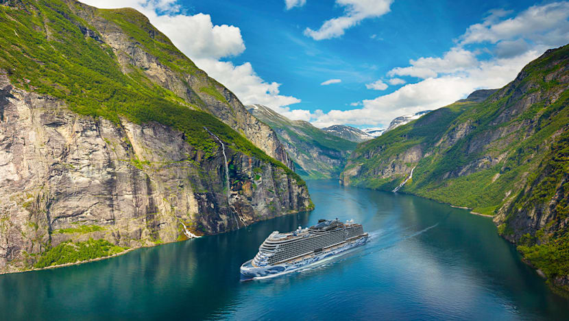 Exploring Iceland by sea on Norwegian Prima’s Northern Europe cruise