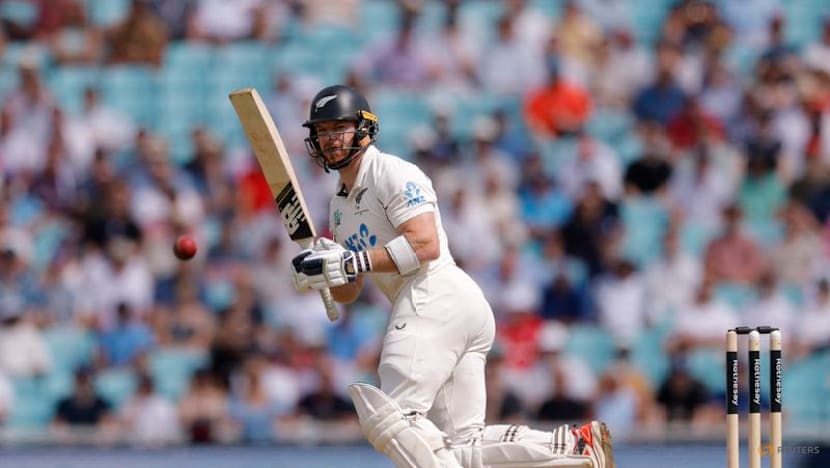 England 118-2 after maiden Phillips century helps New Zealand to 391 all out