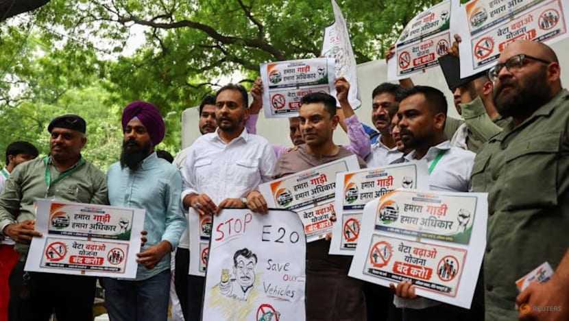 ‘Jangan dipaksakan kepada kami’: Mengapa kebijakan bensin campuran etanol di India menuai penolakan