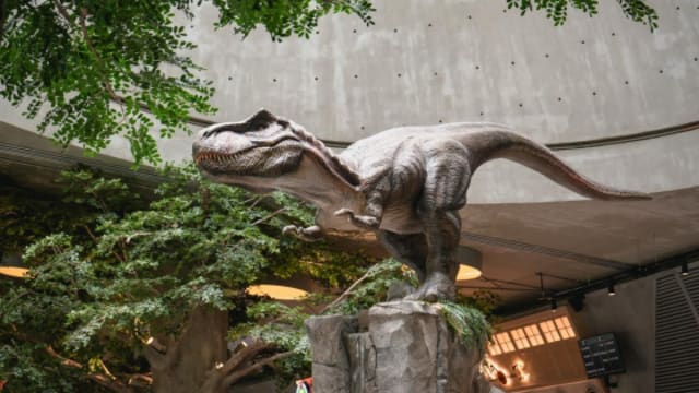 滨海湾花园餐饮区改头换面 侏罗纪恐龙主题装潢米其林星级美食
