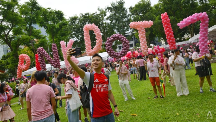 pink_dot_4.jpg