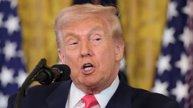 态度转弯支持公开爱泼斯坦文件 特朗普：没有什么好隐瞒