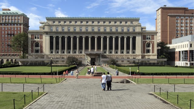 美国最昂贵大学排行榜出炉 哥大以近70万元位居榜首