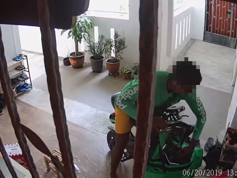 In the video, the rider was seen picking up a pair of shoes from the rack and placing them in his food bag.