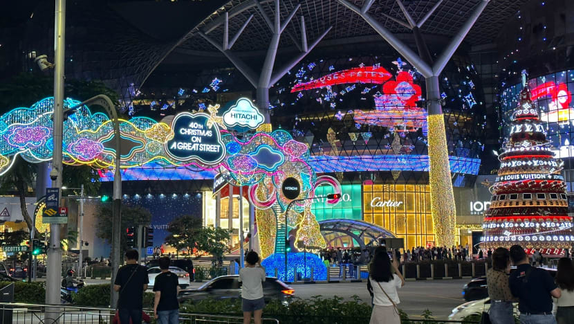 Orchard Road kembali bergemerlapan dengan hiasan lampu Krismas; sajikan aktiviti menarik jelang Krismas Orchard Road kembali bergemerlapan dengan hiasan lampu Krismas; sajikan aktiviti menarik jelang Krismas