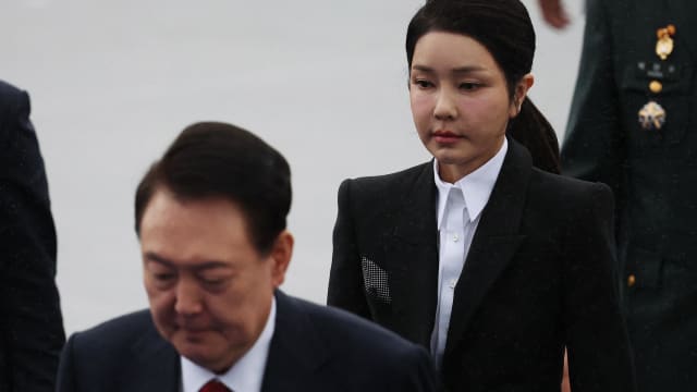 韩国国民大学撤销前总统夫人金建希博士学位