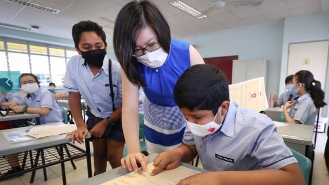 小学离校考试今早放榜 考生11点起可回校领成绩
