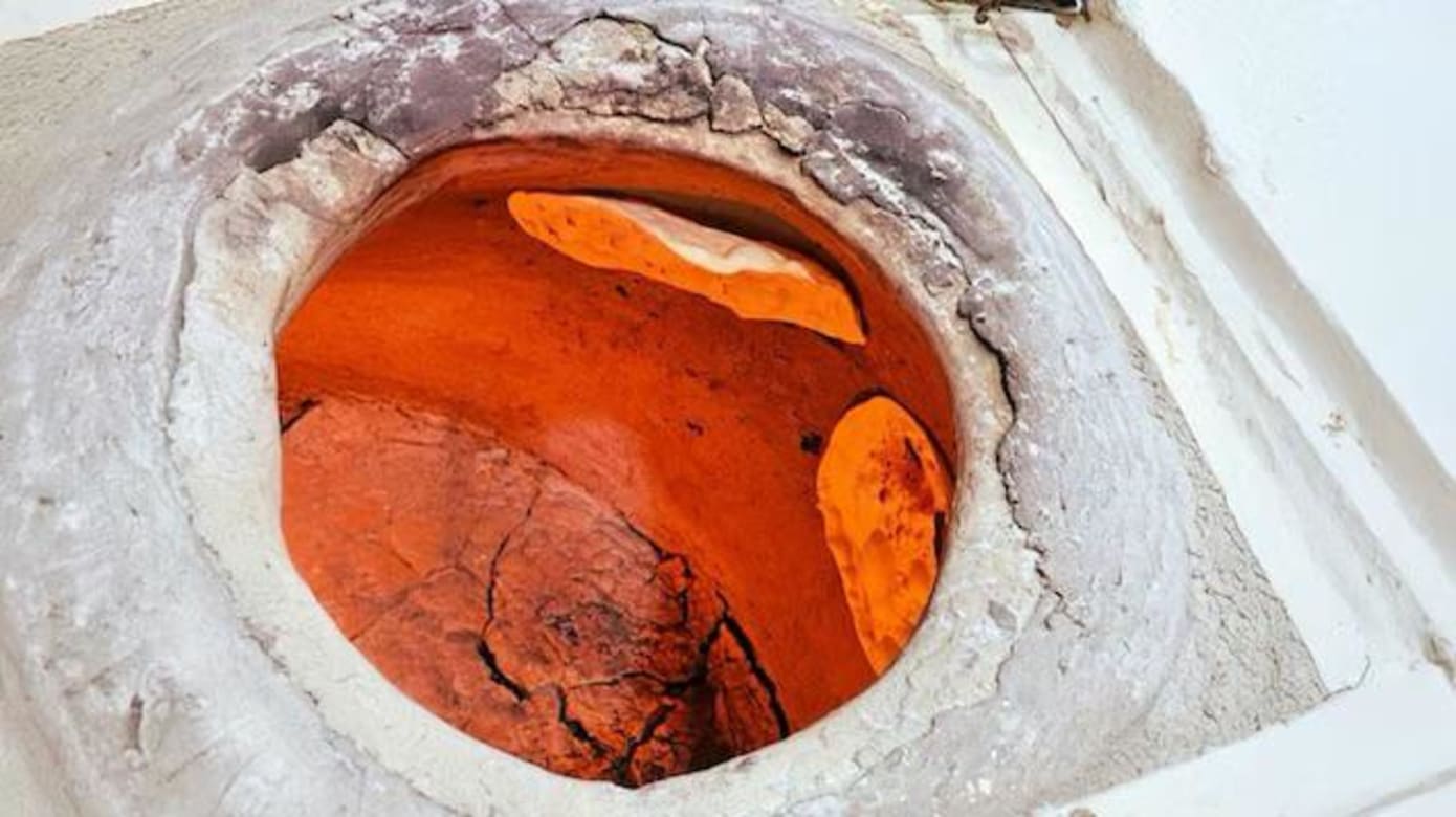 印度男孩疑多次取餐 被扔进燃烧泥炉严重烧伤