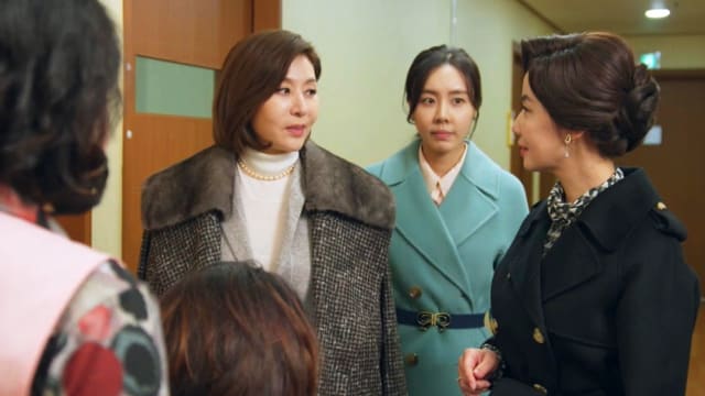 优雅的母女（第32集）：美妍怀疑儿子死因不单纯