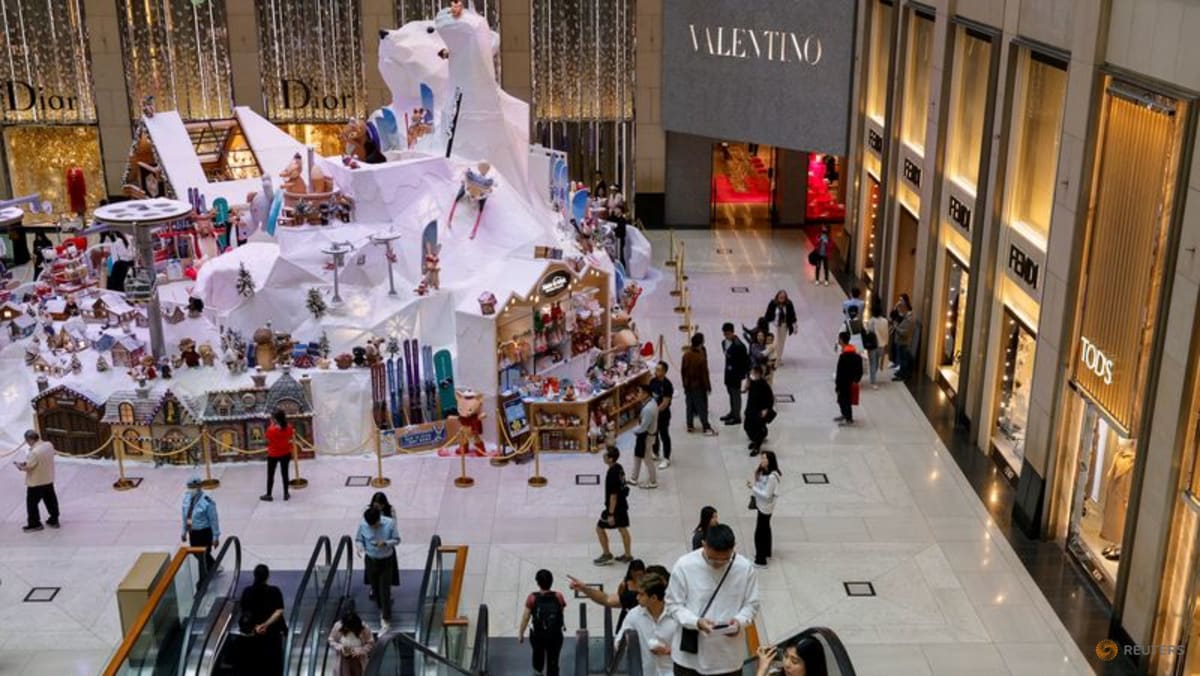 Hong Kong Oct retail sales rise 6.9%, sees support from visitor growth