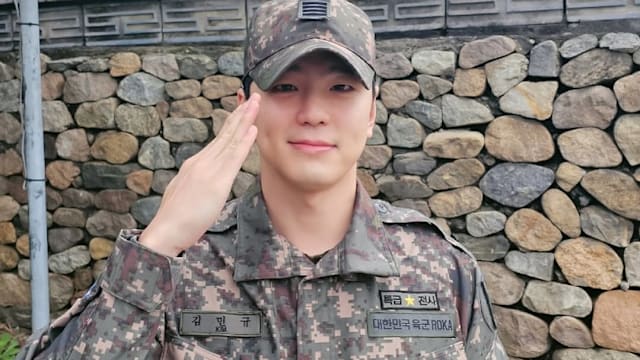 “Business Proposal”金旻奎低调退伍！晒平头照发表感想