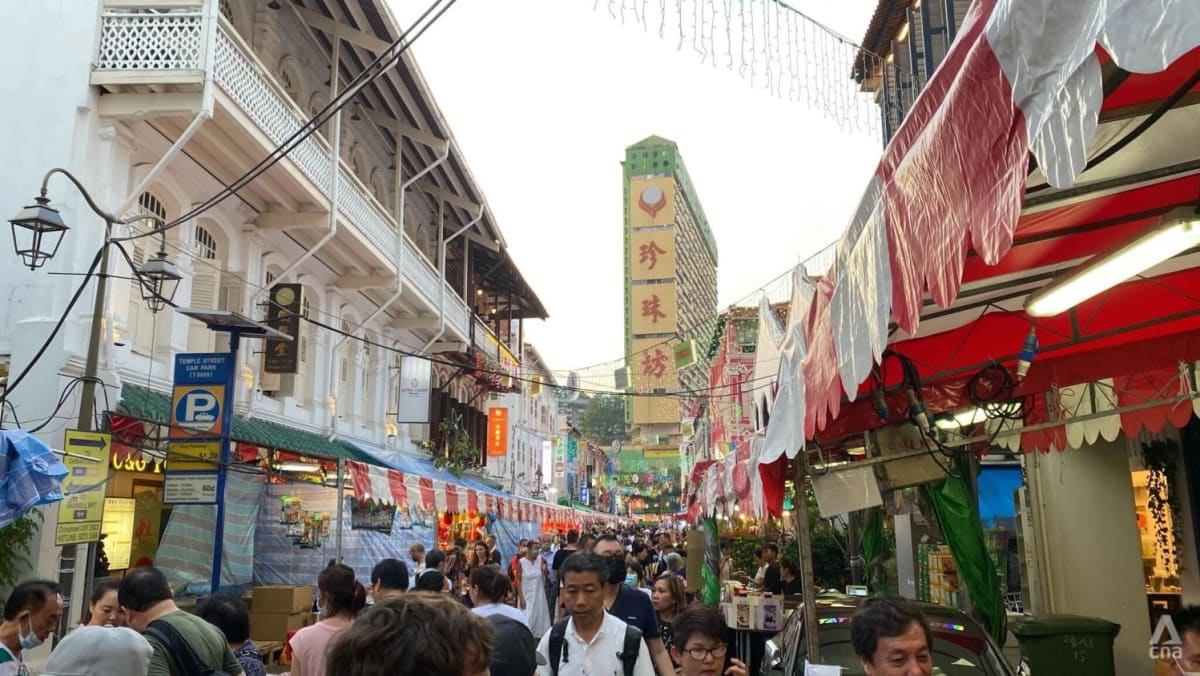 Heading to the Chinese New Year bazaar in Chinatown? Check crowd levels online first