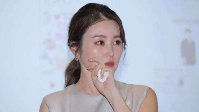 复工首谈离婚心情　麻衣台上哭了