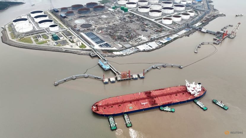 Oil prices drop as OPEC+ accelerates output hikes, surplus looms