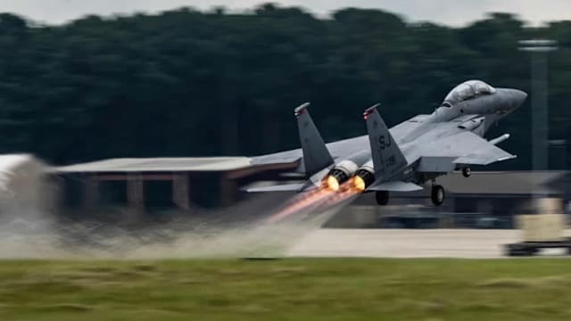 战机被击落后如何求生？美退役将领揭逃生策略