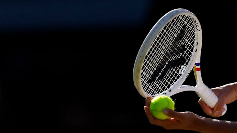 Line calling system glitch halts play at Wimbledon qualifying