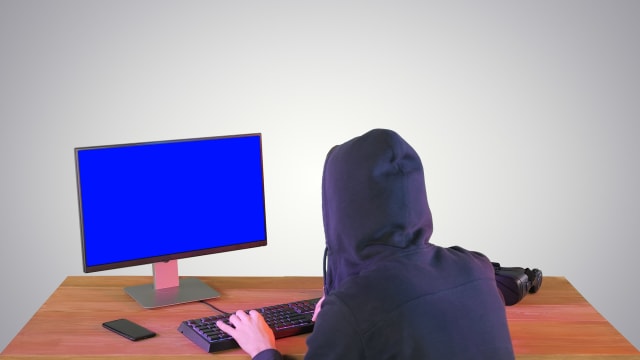14岁中学生和前公务员 自我激进化接限制令