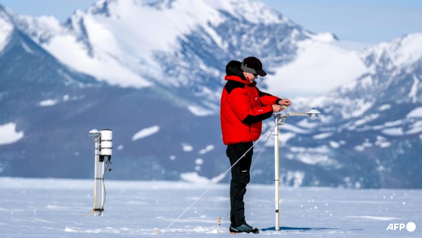 Surging tourism is polluting Antarctica, scientists warn Surging tourism is polluting Antarctica, scientists warn