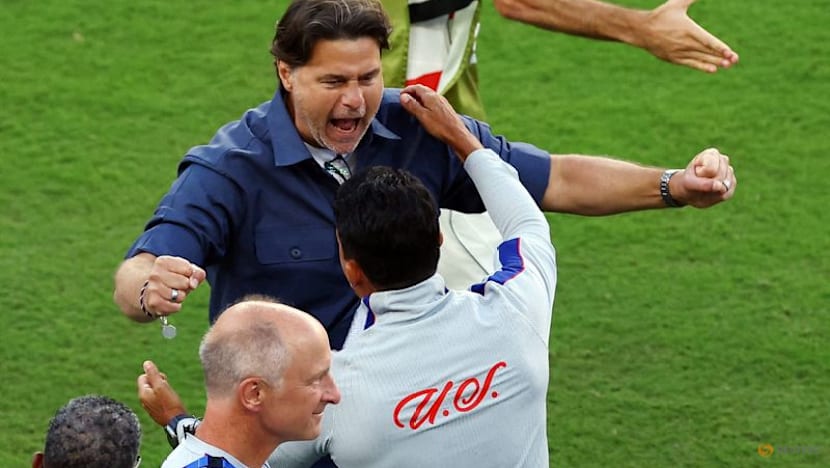 Ten-man United States beat Bosnia 2-0 to reach World Cup round of 16