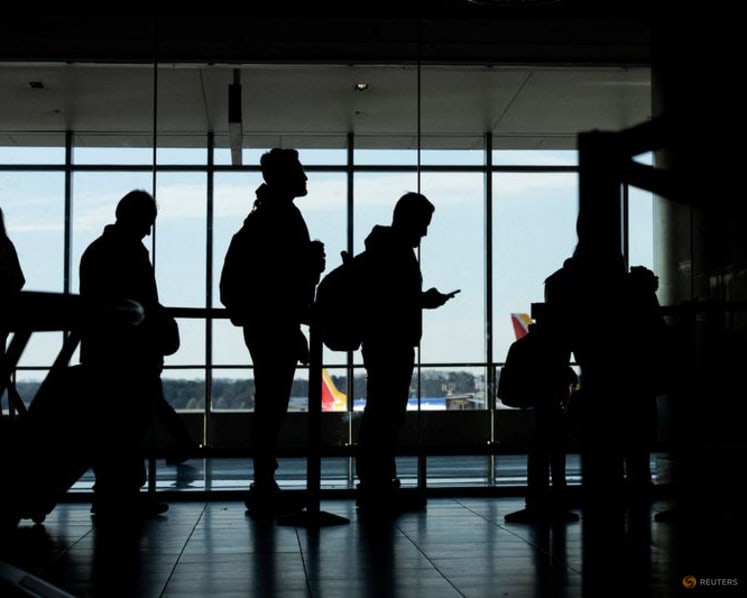 As US airlines deploy AI pricing tools, startups help travelers cash in on fare drops