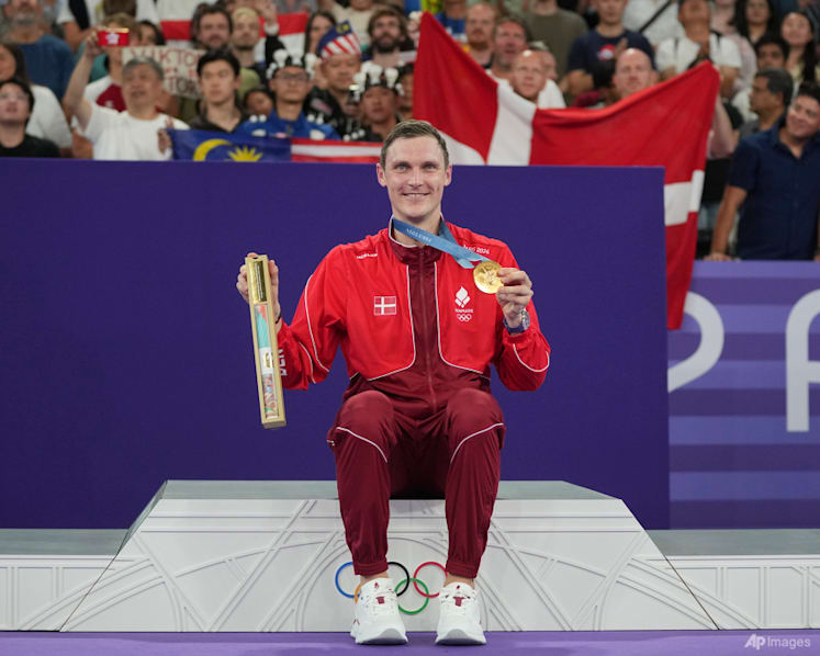 Double Olympic badminton champion Viktor Axelsen announces retirement