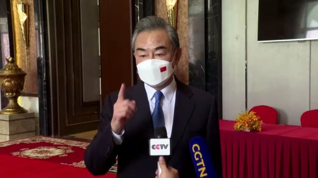 抨佩洛西访台乃闹剧 王毅：犯我中华者必受惩处
