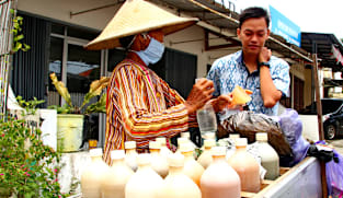 Matcha dan kopi susu minggir dulu, party jamu sedang tren di Gen Z, nongkrong jadi hemat dan sehat