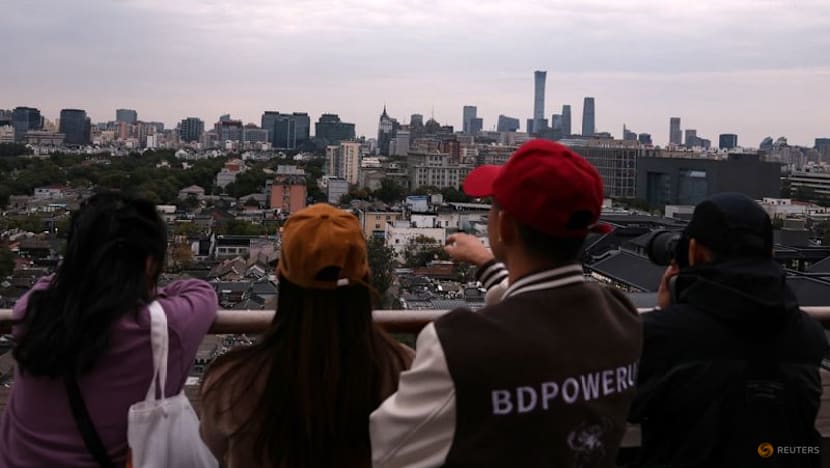 'Tak ada work-life balance': Mengapa anak muda China kian menjauhi Beijing?