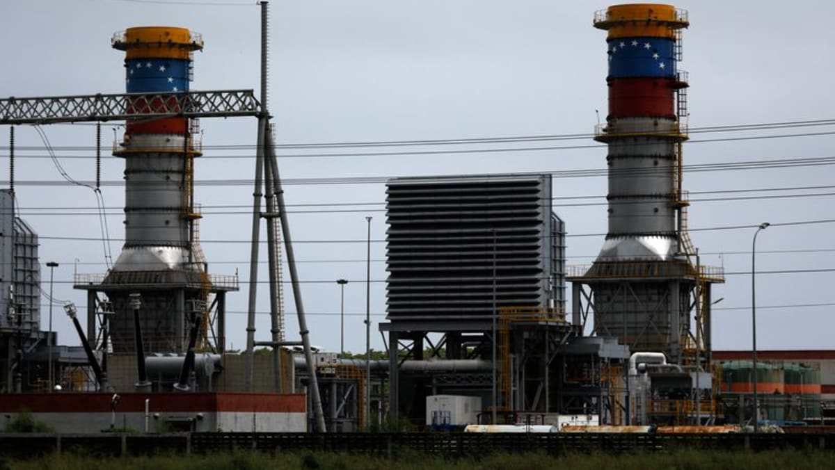 Trump to impose sharp tariffs on countries buying Venezuelan oil