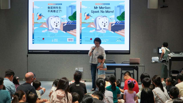 疫情期间撰写中英文故事书 作家冀助儿童培养双语能力