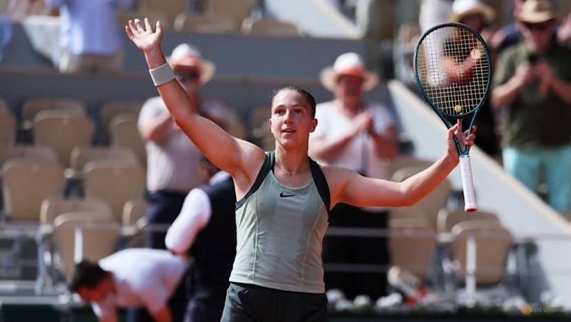 Parry stuns Anisimova to reach first Grand Slam fourth round at the French Open