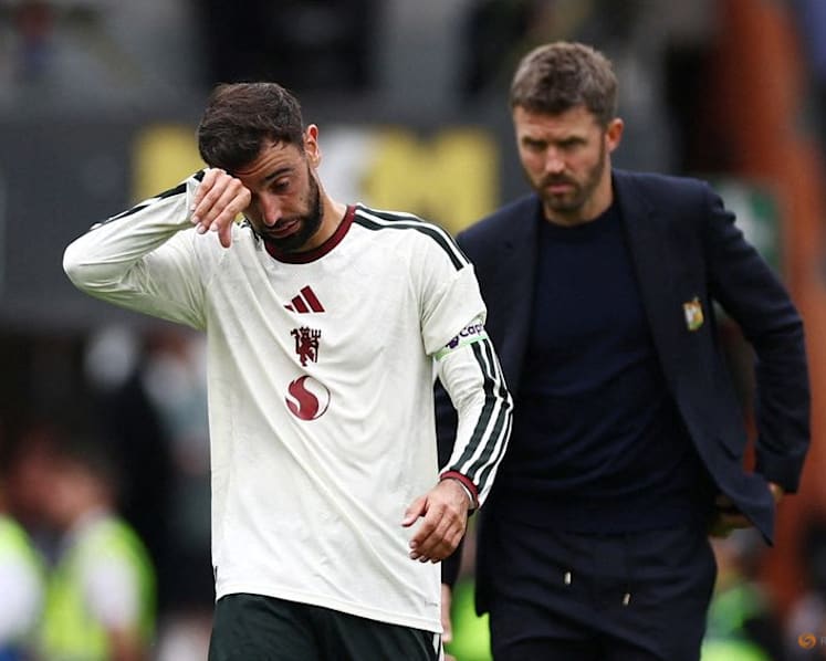 United's Carrick gets early reality check at Hull