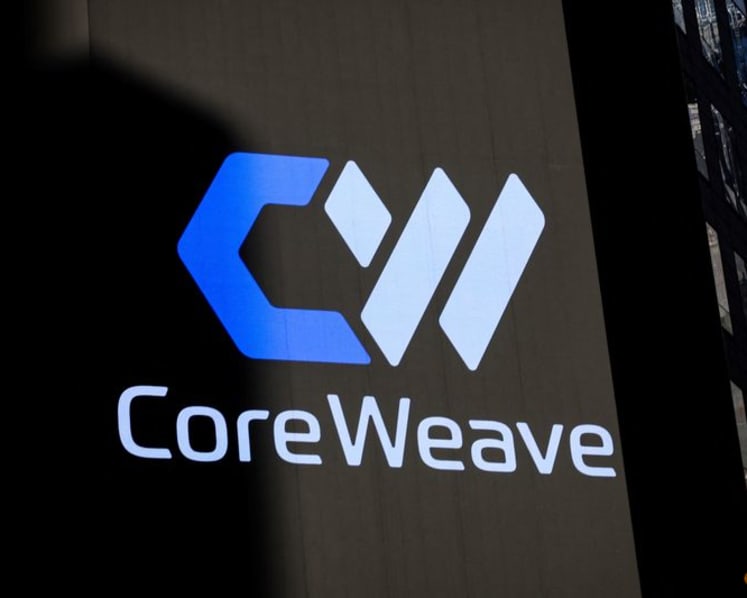 CoreWeave flags hit from data center delay, shares fall
