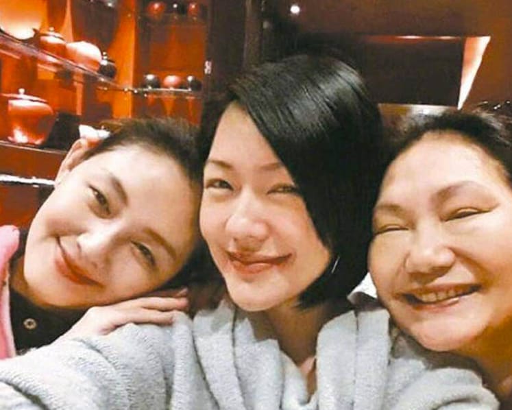 Dee Hsu Plays Peacemaker As Mum Fumes Over Sister Barbie's Surprise Wedding