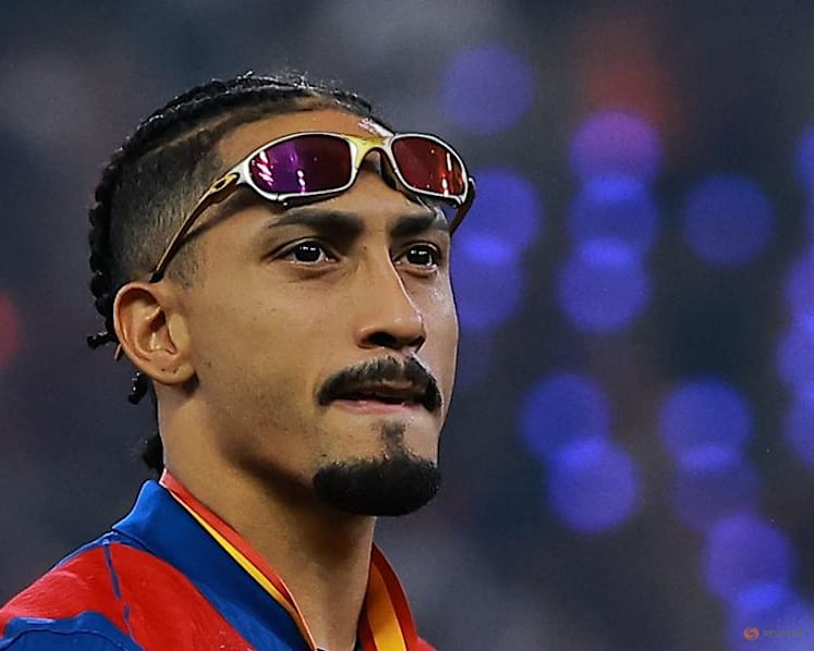 Raphinha in doubt for Sociedad game as Barca look to stretch LaLiga lead