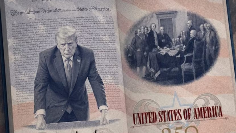Trump dedah edisi terhad pasport baharu Amerika Syarikat