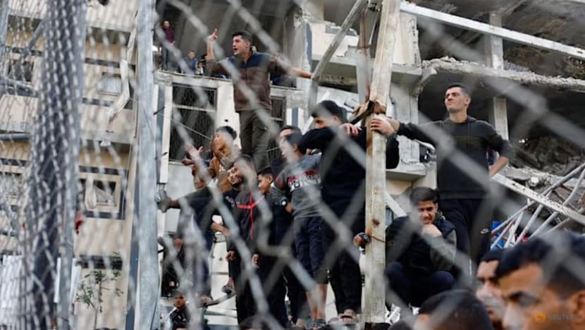 Bola sepak 'hidup' semula di Gaza di tengah runtuhan perang