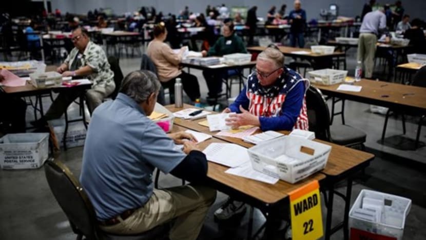 Donald Trump hampiri kemenangan pilpres AS dengan kejayaan di medan-medan utama