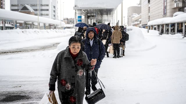 日本众议院选举遇暴雪预警 四成投票站拟提前关闭