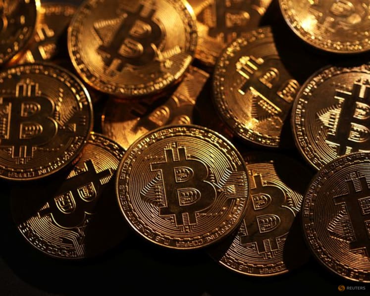 Bitcoin falls nearly 2% to $93,684
