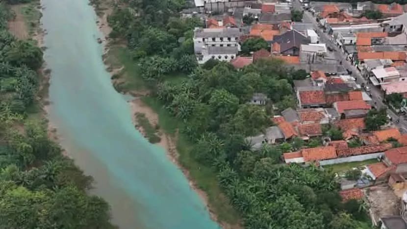 Hari Lingkungan Hidup, air Sungai Citarum mendadak jadi biru, ada apa?