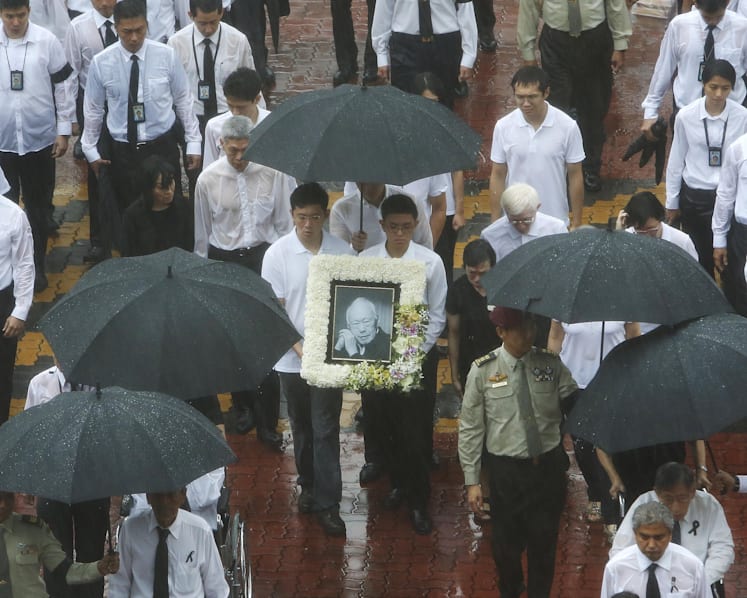 Tens of thousands line entire procession route to say goodbye