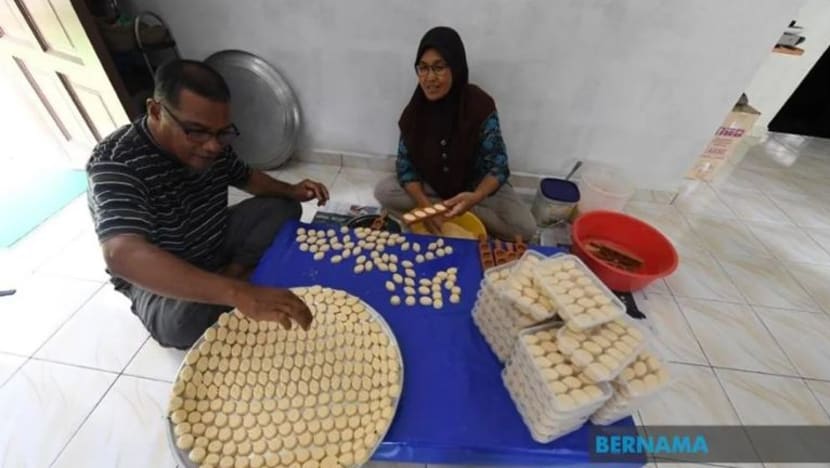 Kuih putu kacang hijau tak lapuk ditelan zaman