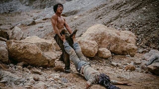 20230928_ent_dust-to-dust_05