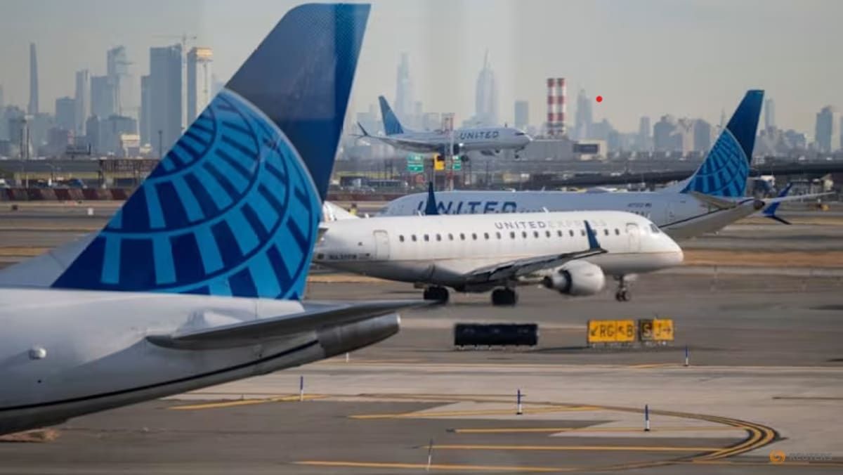 Thousands of US flights snarled before FAA resolves telecom problem