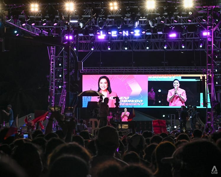 Leni Robredo promises better future for Philippines in final rally before presidential election
